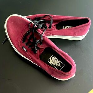 Men’s burgundy size 9